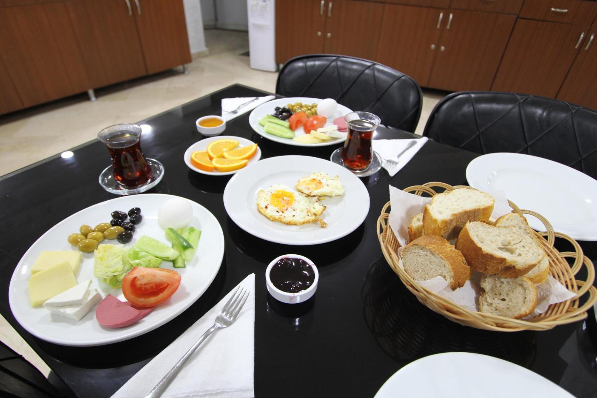 Lyon Hotel Istanbul Bagian luar foto