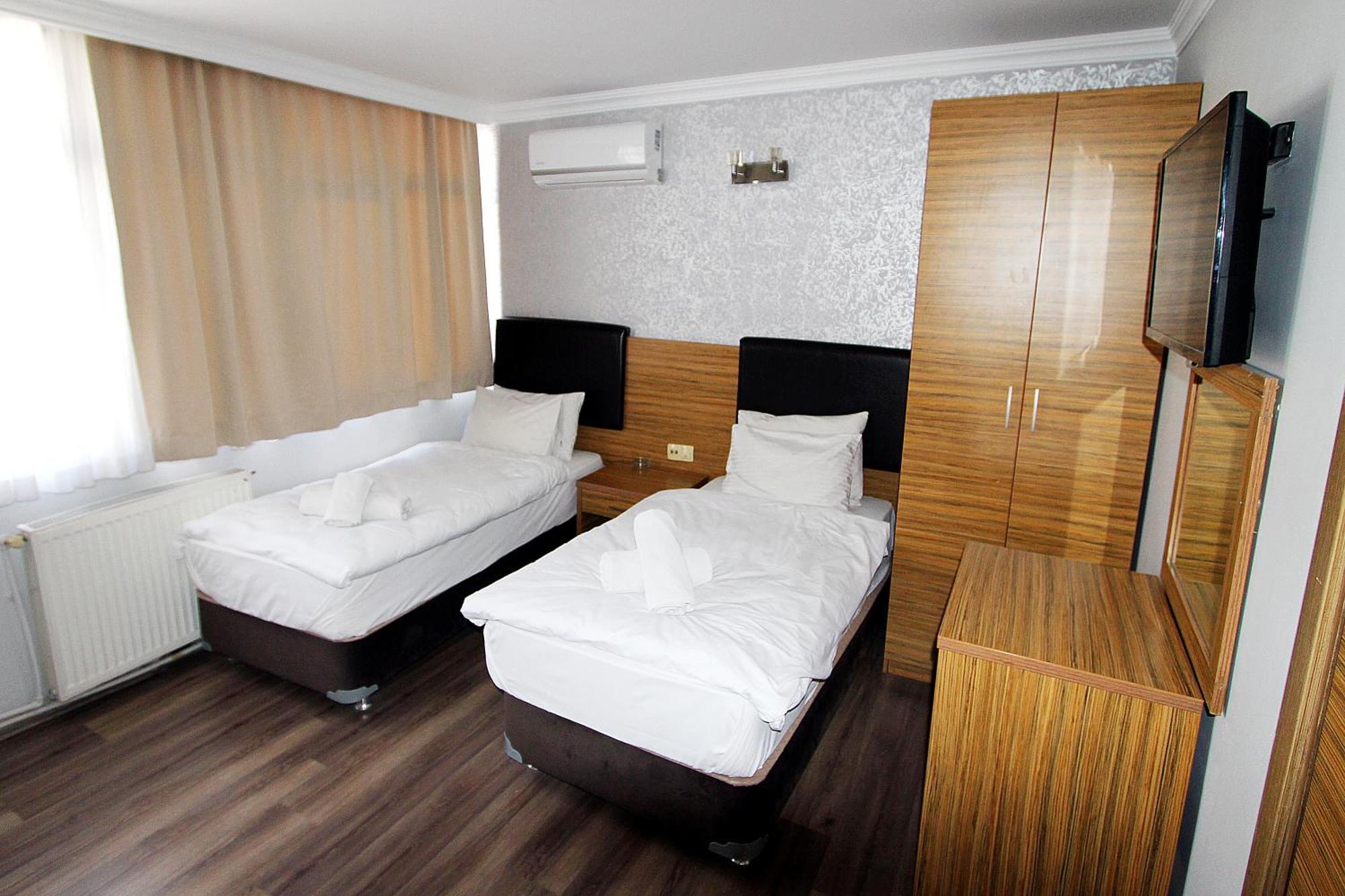 Lyon Hotel Istanbul Bagian luar foto
