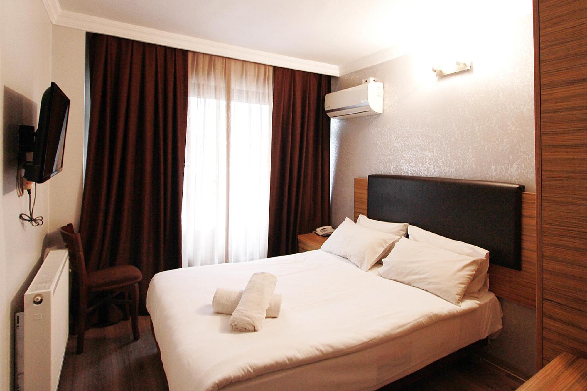 Lyon Hotel Istanbul Bagian luar foto