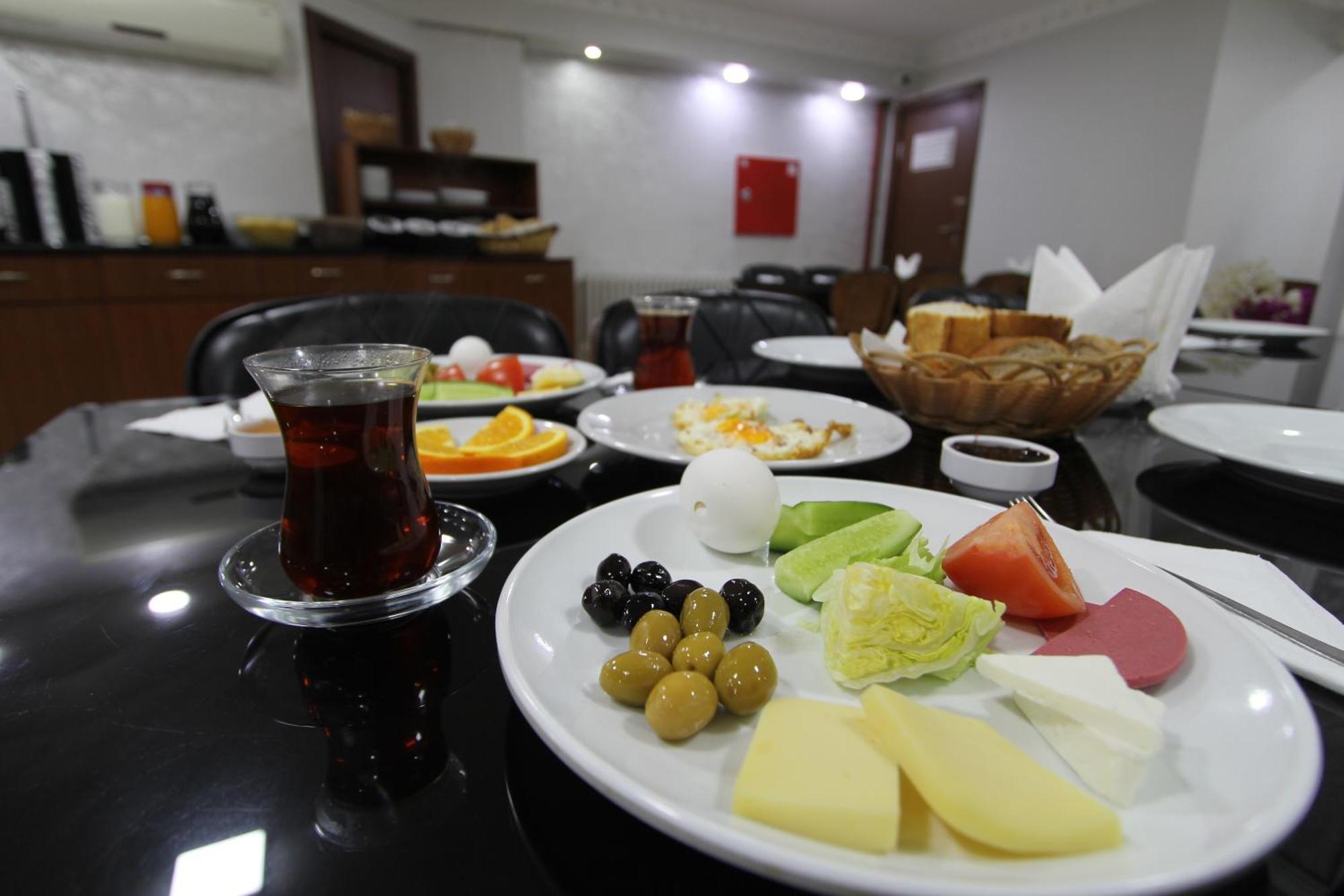 Lyon Hotel Istanbul Bagian luar foto